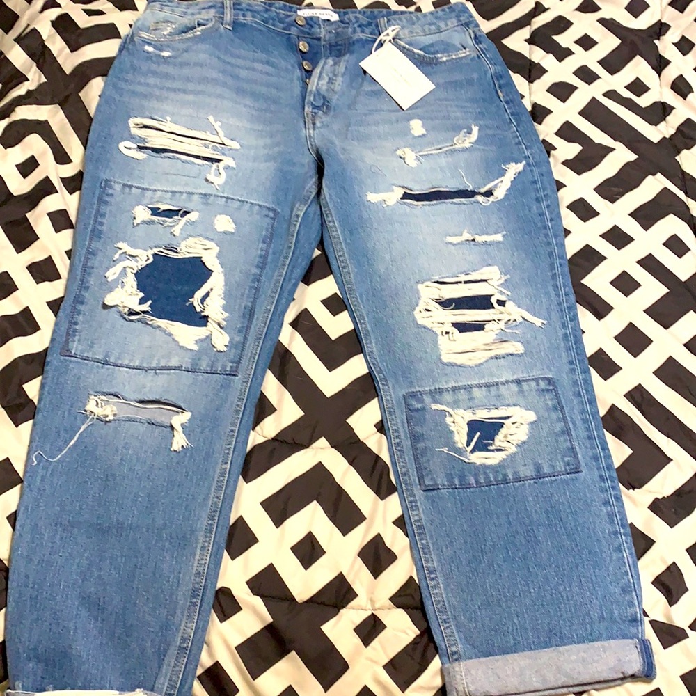 Flying Monkey Boyfriend fit jeans size 32. Brand new still with tags